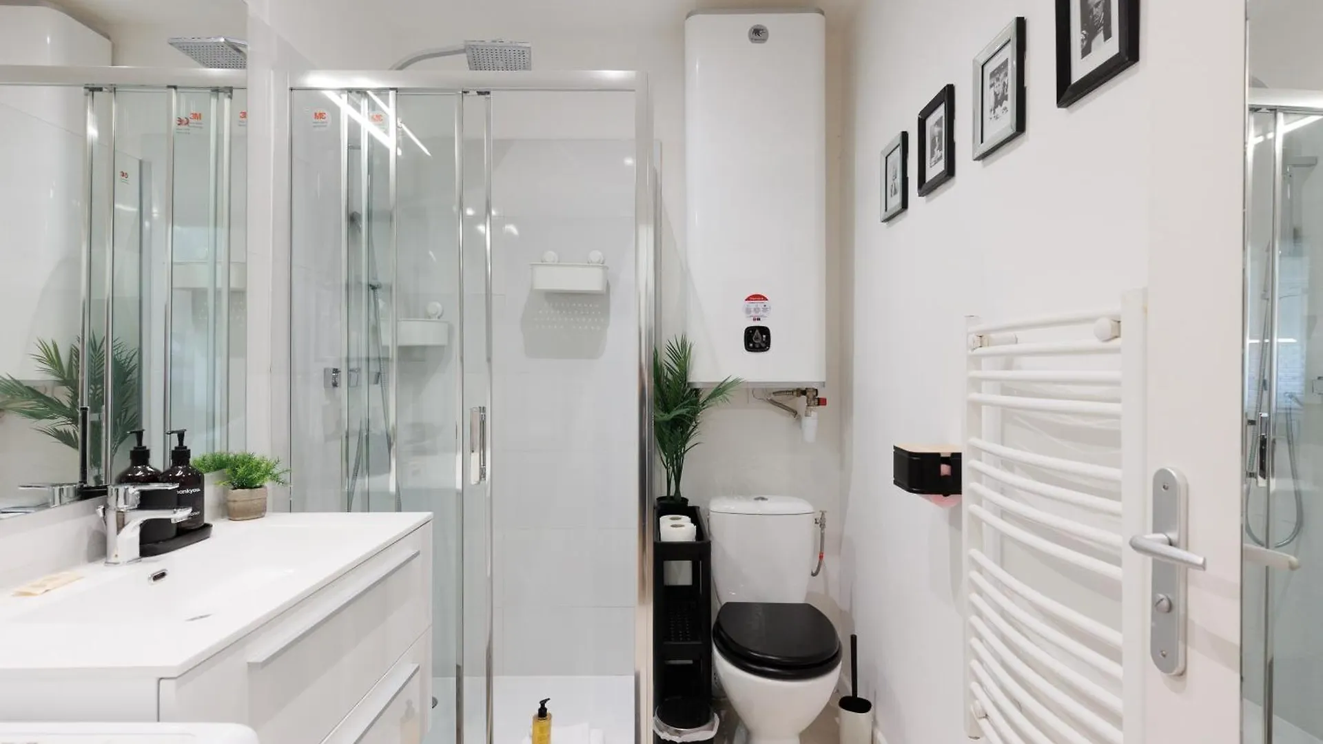 Immogroom -Renovated Studio Cannes 0*,  France